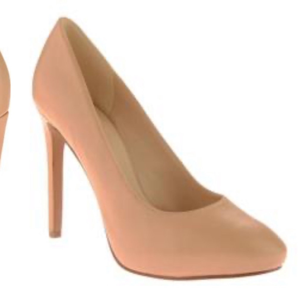 Nine West Nude Pumps